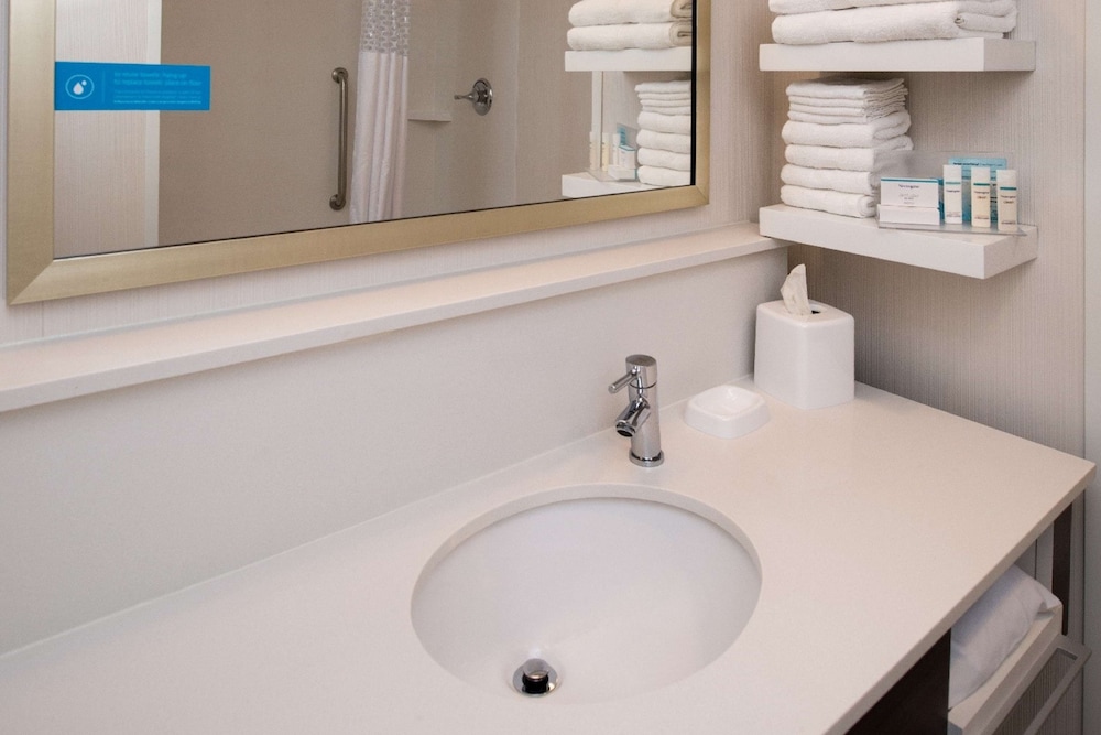Hampton Inn Paragould - photo 18