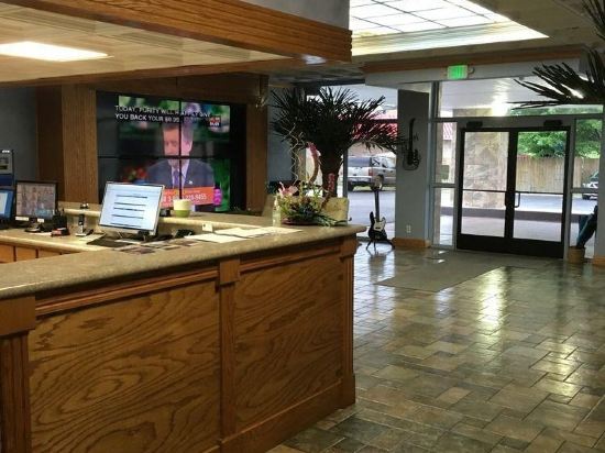 California Palms Hotel & Suites - photo 17
