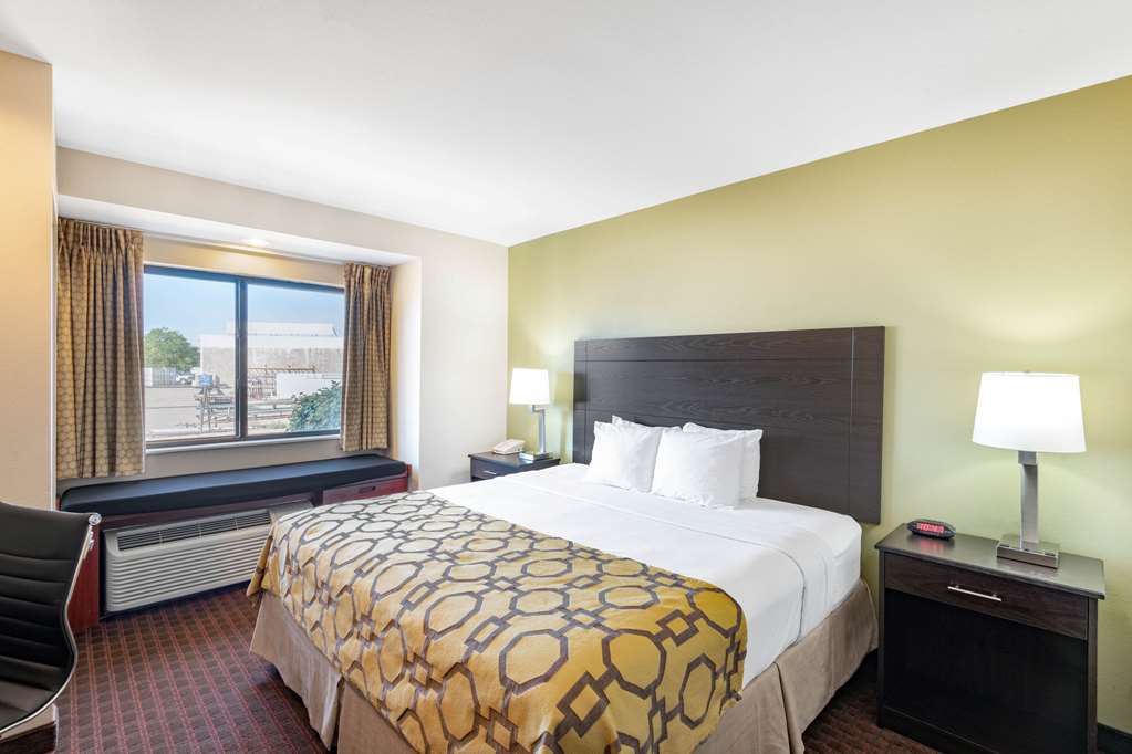 Baymont by Wyndham Farmington - photo 12