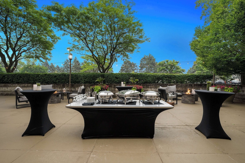 Embassy Suites by Hilton Detroit Troy Auburn Hills - photo 89