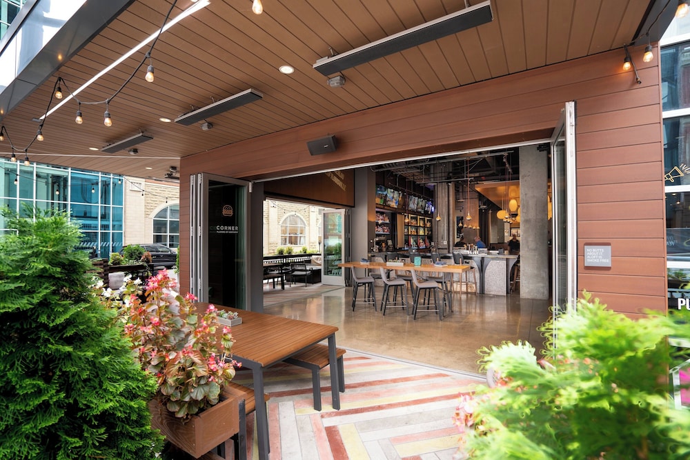 Aloft Louisville Downtown - photo 25