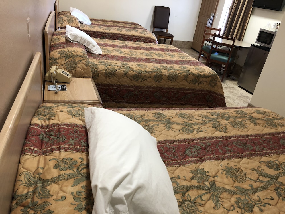 Topper Motel - photo 18
