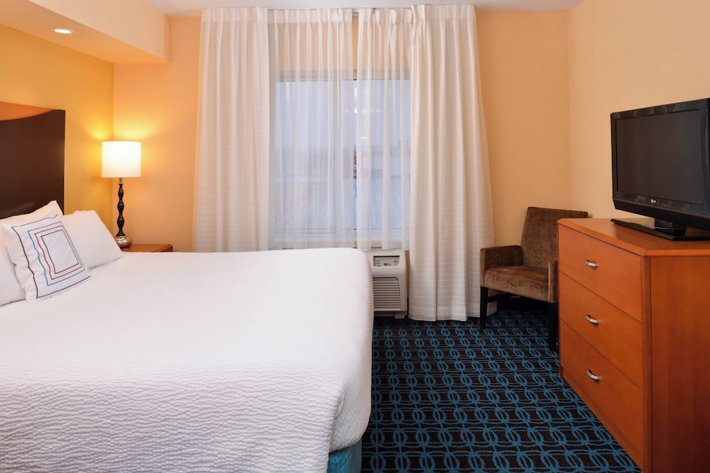 Fairfield Inn & Suites by Marriott Fort Wayne - photo 9