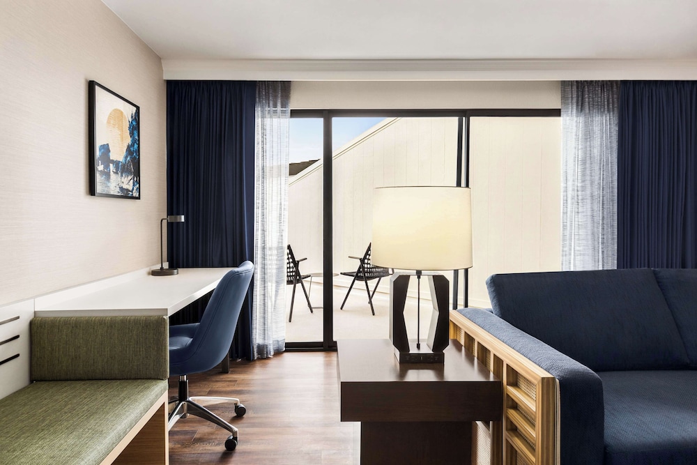 Hilton Garden Inn Monterey - photo 12