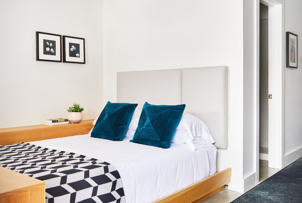 Bluebird Spa City Motor Lodge - photo 25