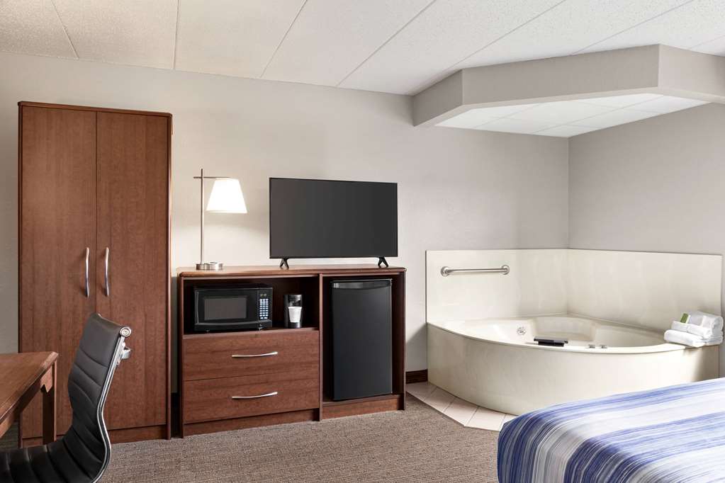 AmericInn by Wyndham Sauk Centre - photo 36
