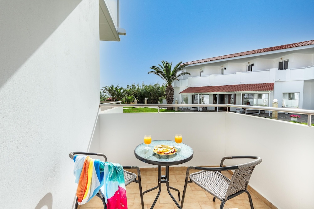 Mrs Chryssana Beach Hotel pet-friendly hotel Chania