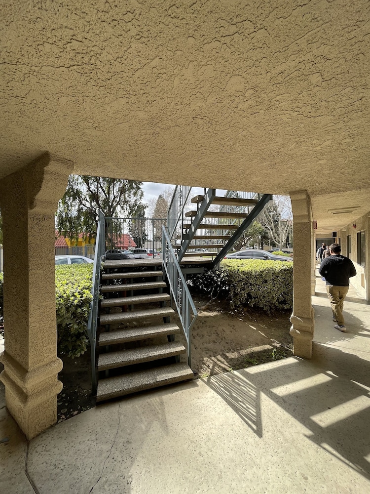 Chino Motel - photo 47