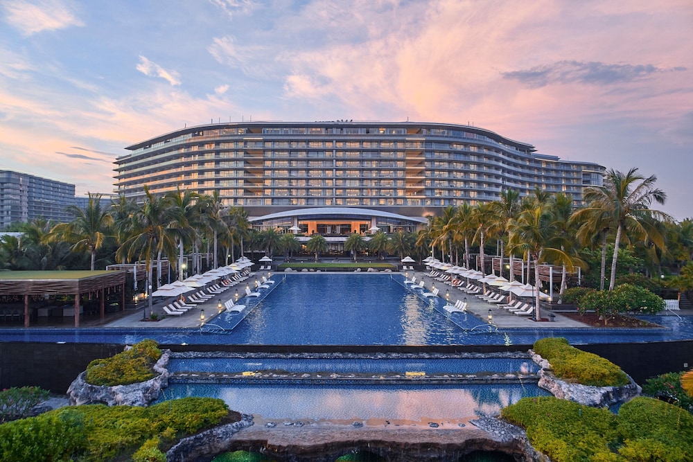 The Westin Blue Bay Resort & Spa in Lingshui, People's Republic of China