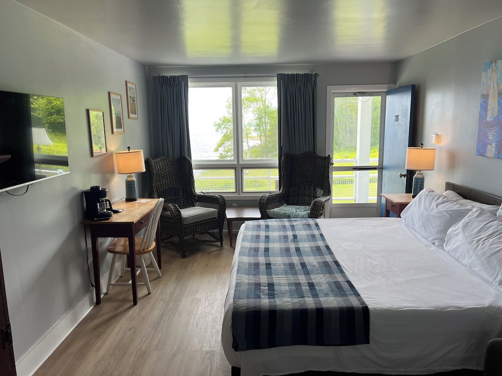 The High Tide Inn - photo 57