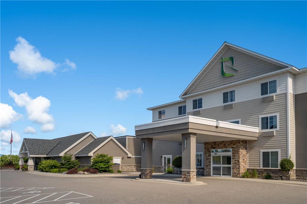 Little Crow Hotel & Conference Trademark by Wyndham — hotel in New London
