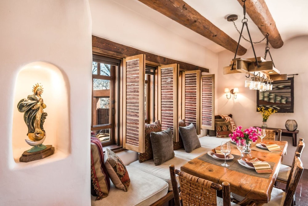 Buena Suerte Quintessential Eastside Pied a terre Fabulous Views and Patios Kiva Fireplace Walk to Canyon Rd. and the Plaza - photo 8
