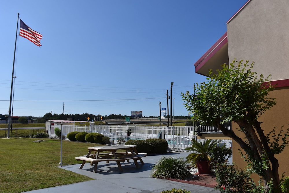 Super 8 by Wyndham Tifton - photo 48
