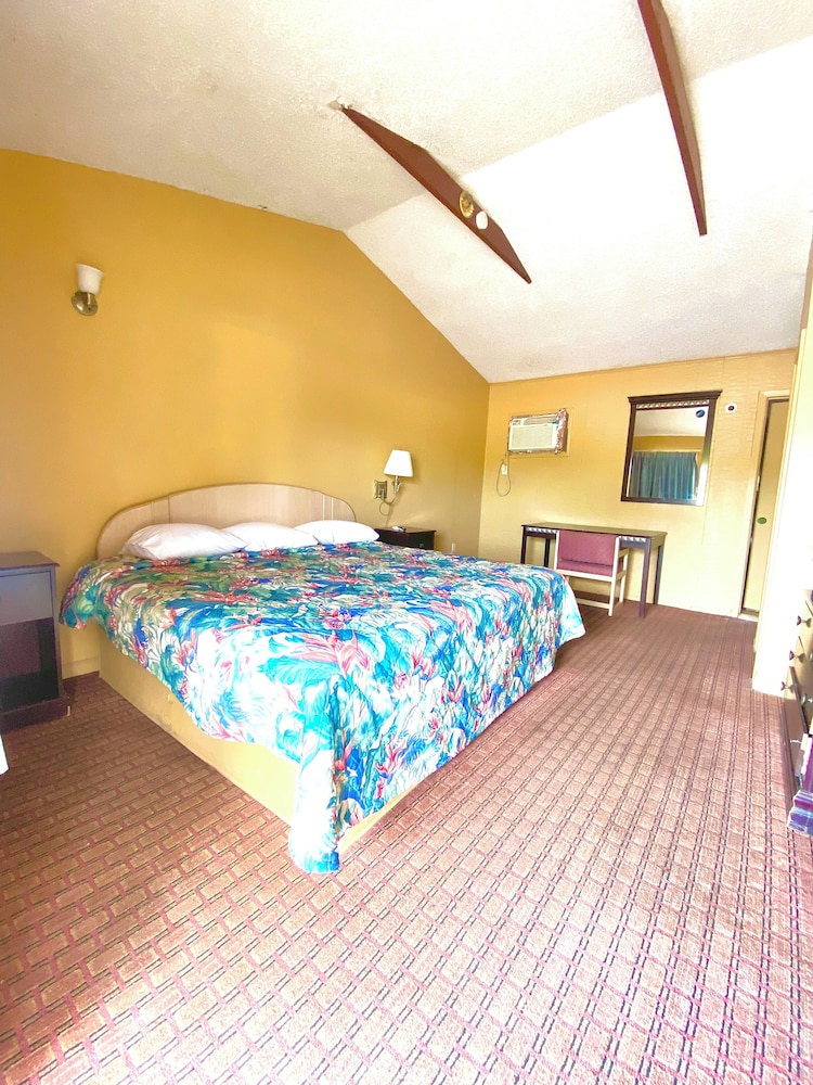 Tropic Motel - photo 26