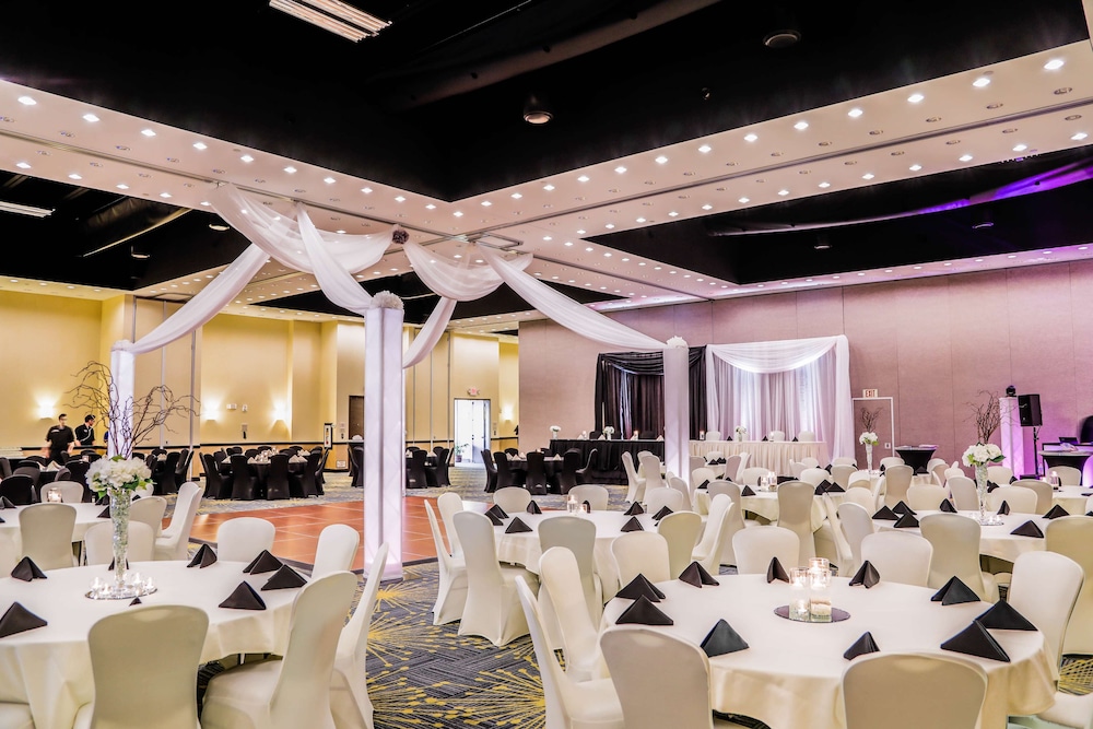 Hilton Garden Inn Fargo - photo 58
