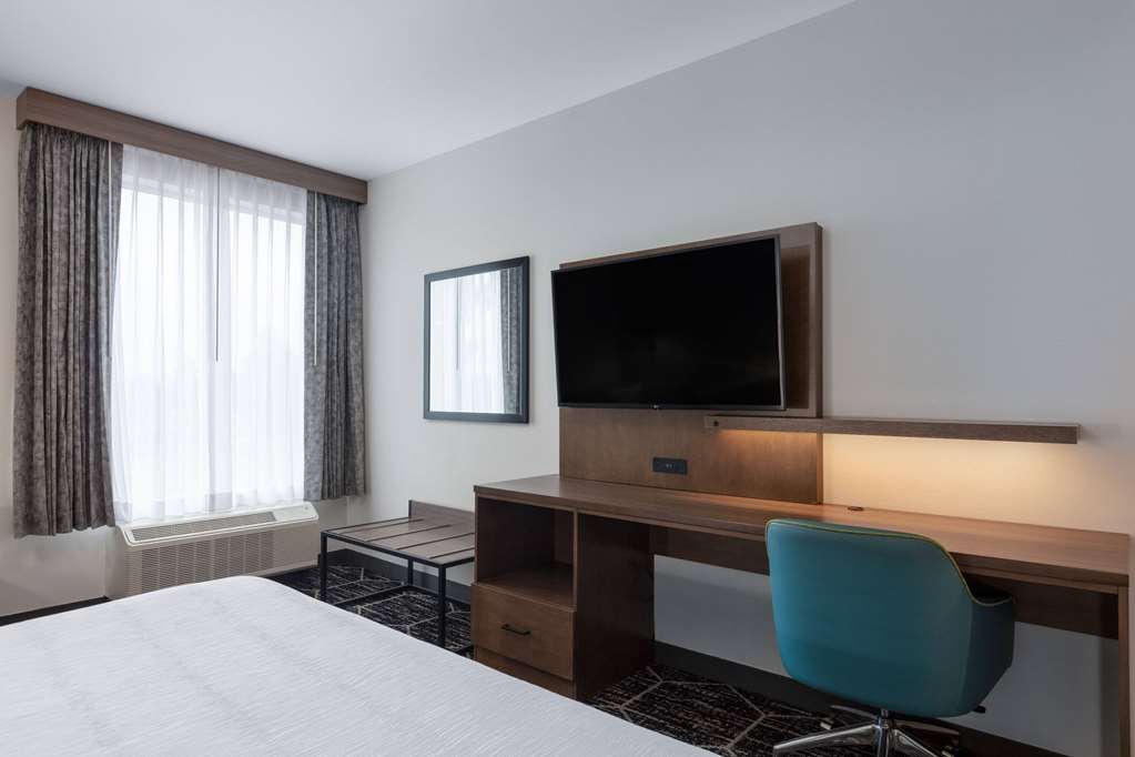 La Quinta Inn & Suites by Wyndham Centralia - photo 32