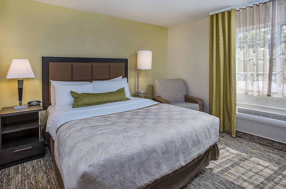 Candlewood Suites Louisville Airport an IHG Hotel - photo 2