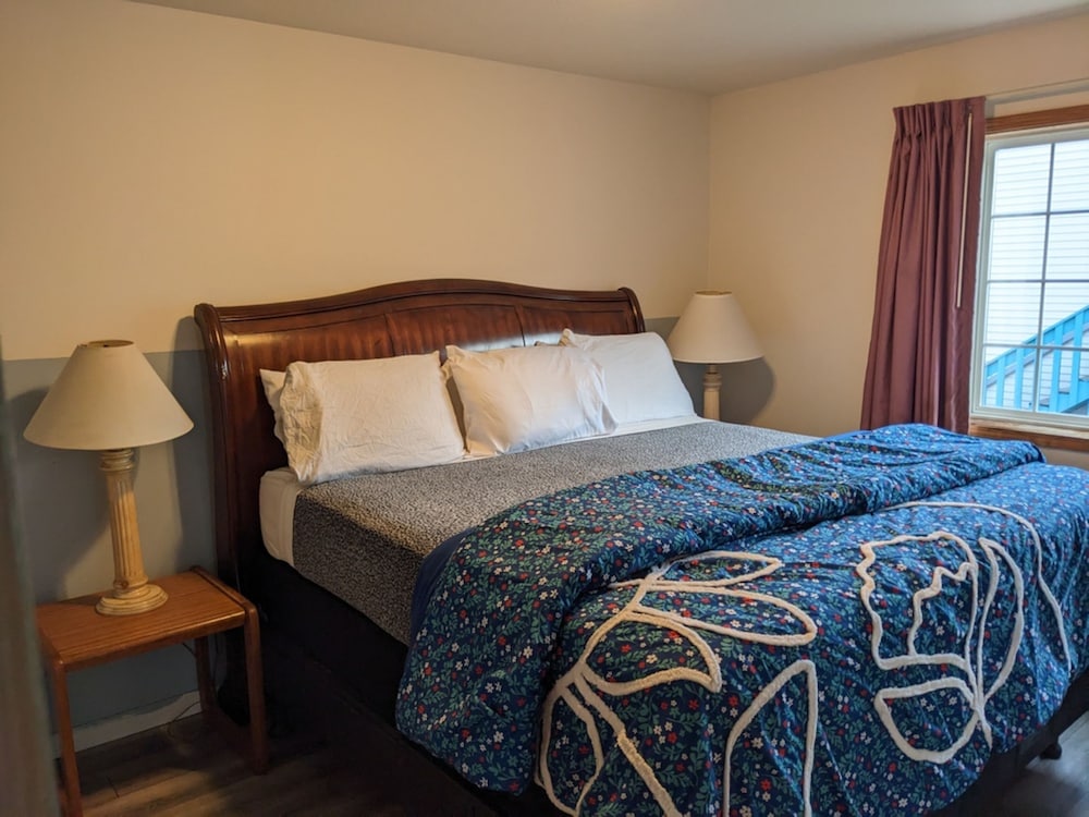 Hillcrest Inn - photo 21