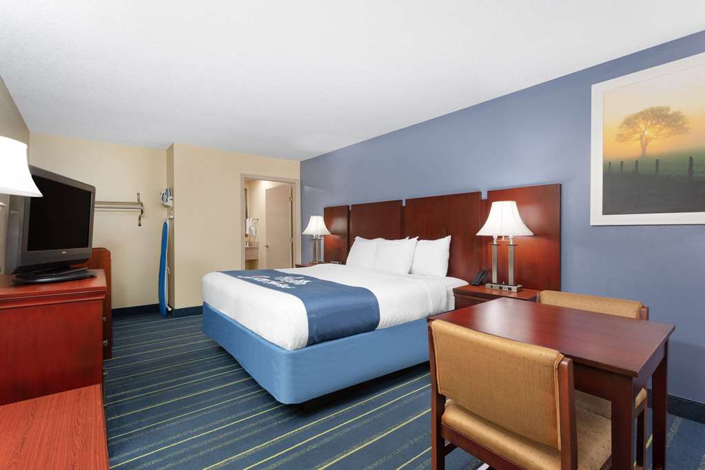 Days Inn by Wyndham Chipley - photo 22