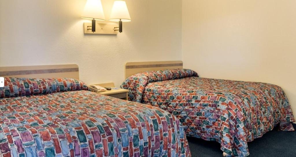 Express Inn Near Columbus Airport - photo 17