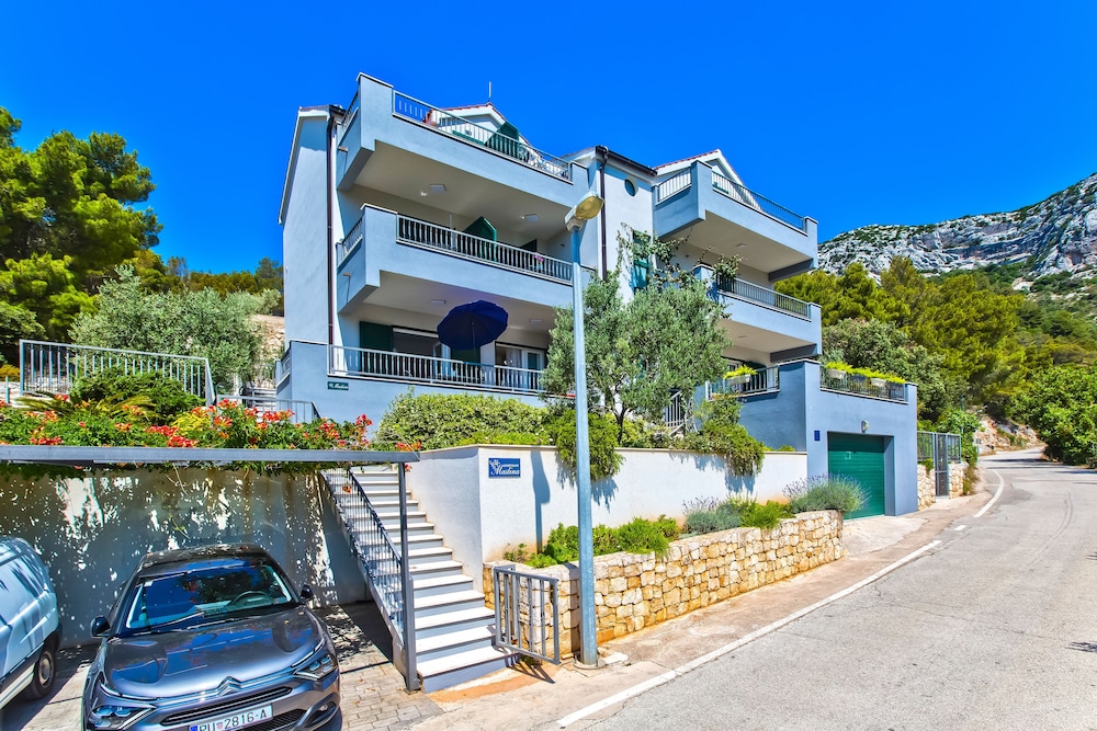 Apartments Maslina — 4-Star Luxury Hotel in Hvar, Croatia