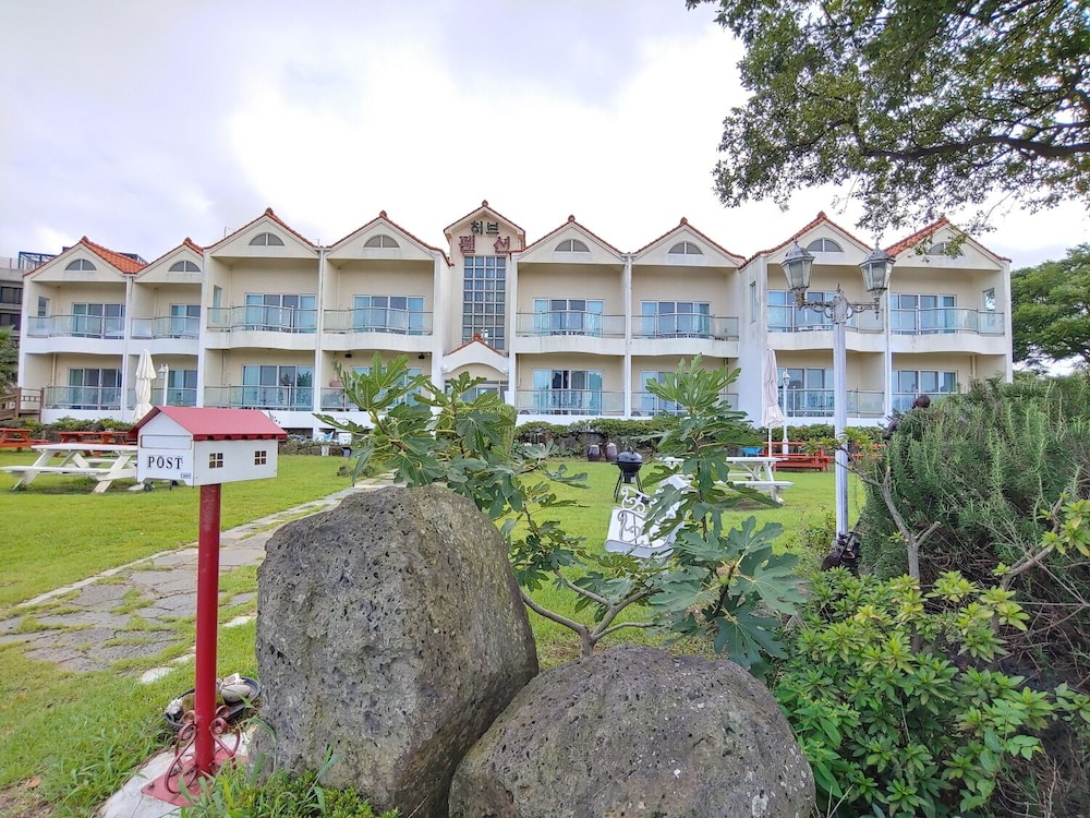 Herb in Pension — 4-Star Luxury Hotel in Jeju City, South Korea