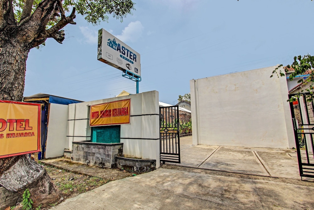 Spot On 91709 Aster Hotel Syariah in Karanganyar, Indonesia