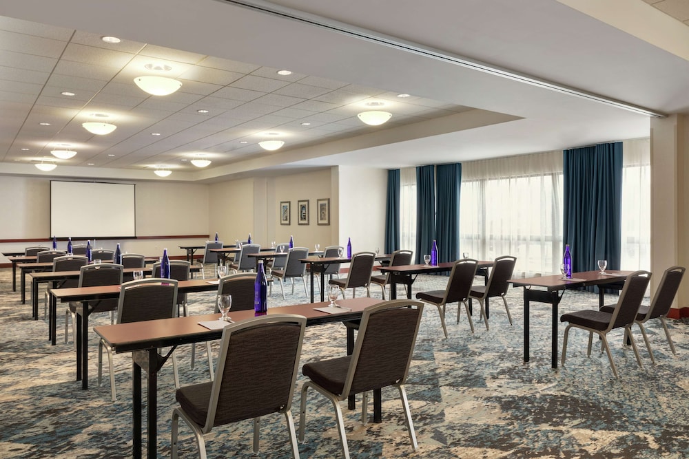 Hilton Garden Inn Troy - photo 52