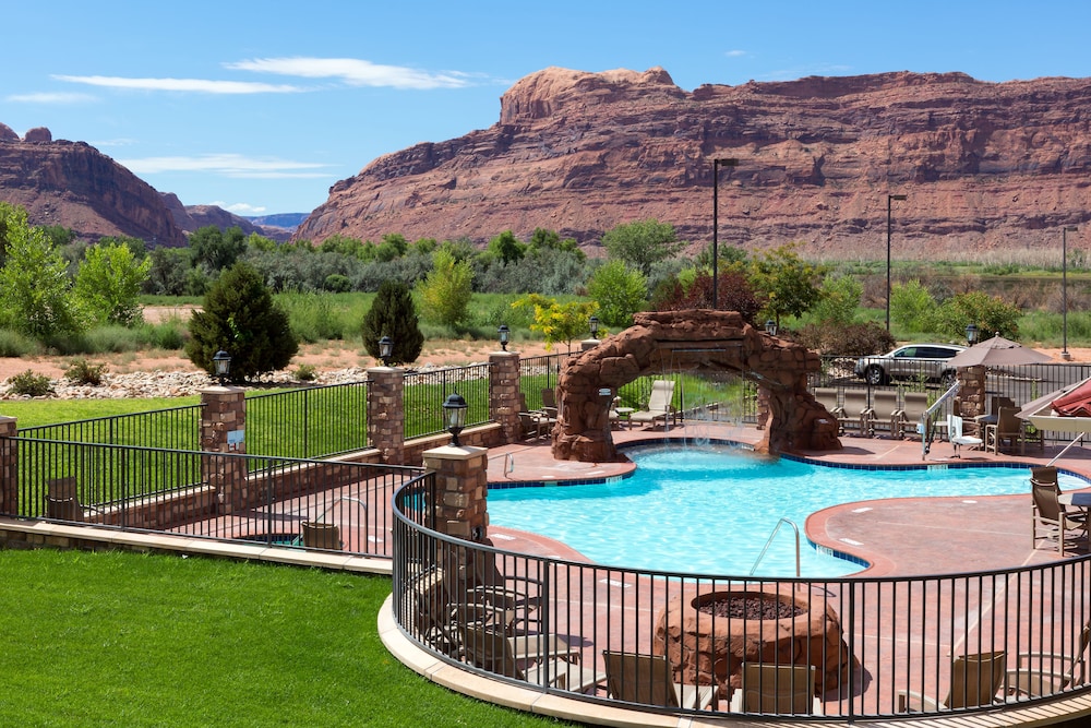 Holiday Inn Express & Suites Moab by IHG - photo 43