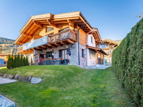 Green Garden Lodge B3 — 4-Star Luxury Hotel in Piesendorf, Austria