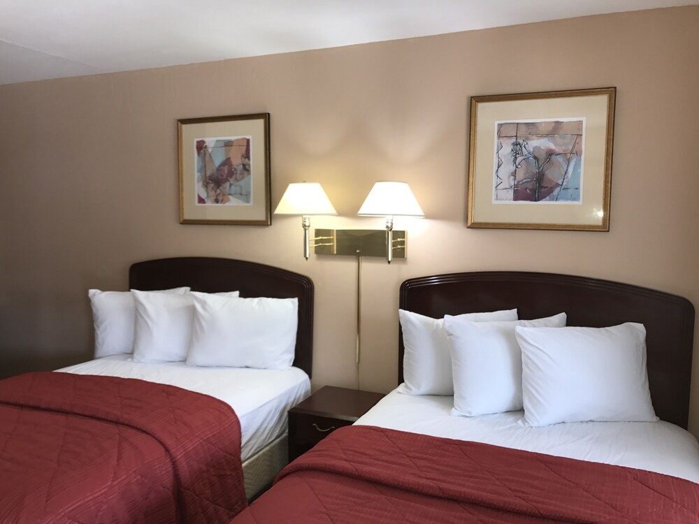 Red Bluff Inn - photo 4
