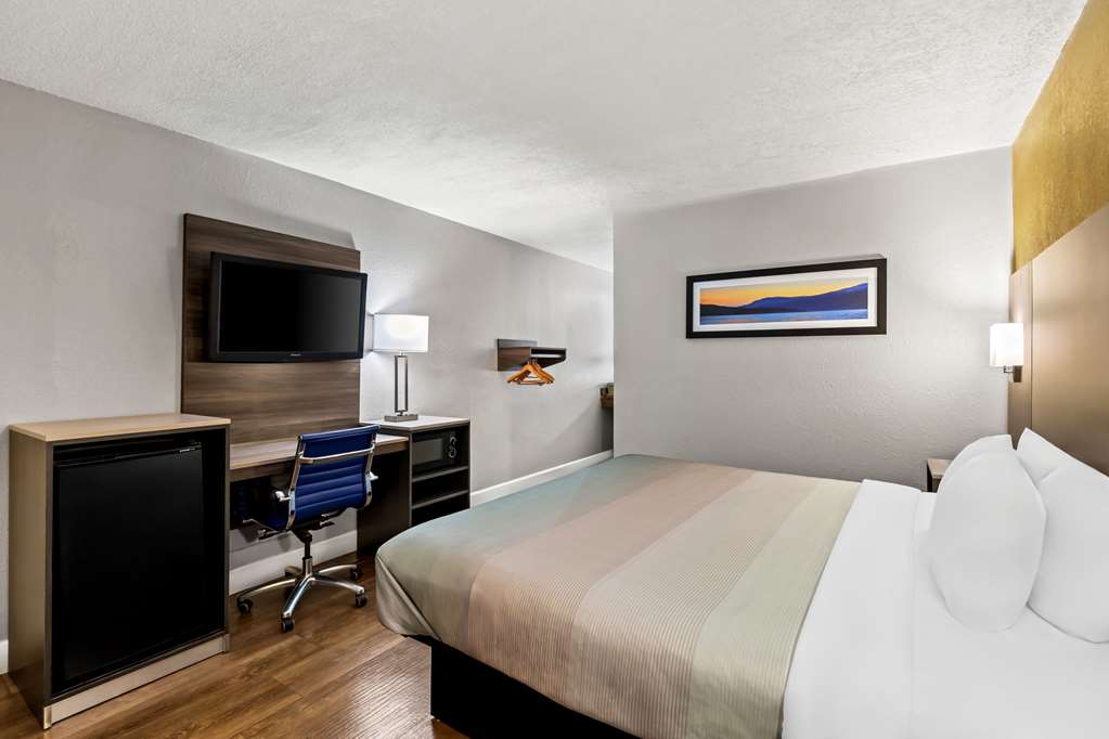 Quality Inn near Blue Spring - photo 19