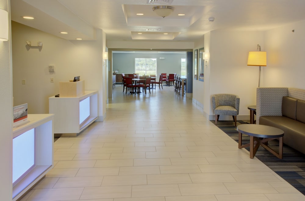 Holiday Inn Express Hotel & Suites Le Mars by IHG - photo 44