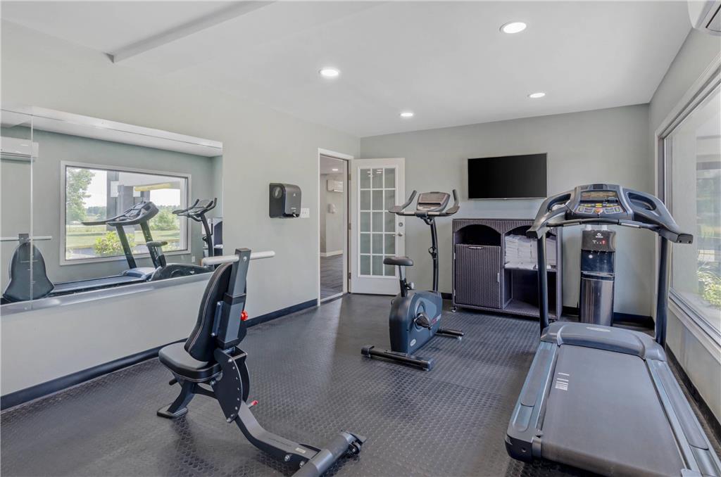 Suburban Studios Verona Staunton North - photo 23