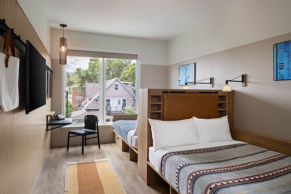 Moxy Boulder University - photo 19