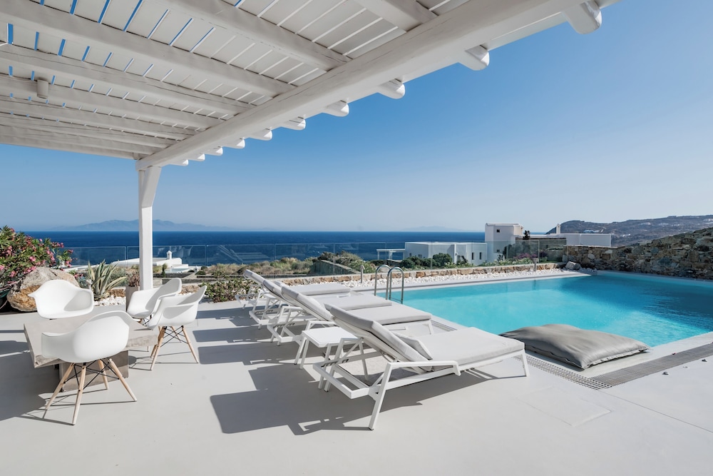Villa Alice — 4-Star Luxury Hotel in Mykonos, Greece