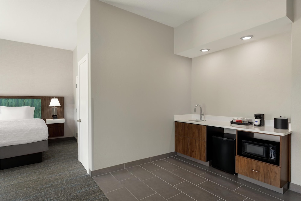Hampton Inn Derby Wichita Southeast - photo 12