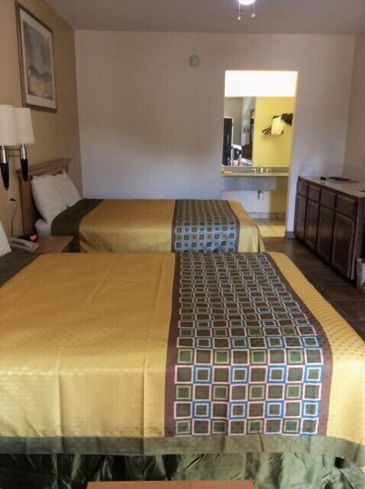 Texas Inn Weslaco - photo 22