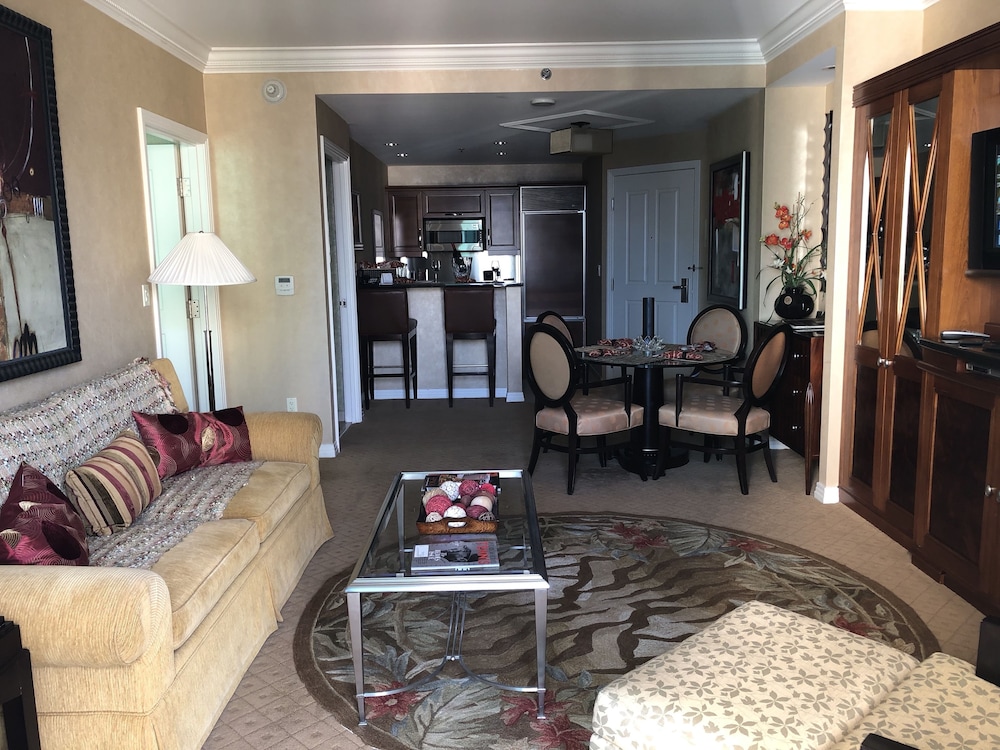 True 1BR Strip View at MGM Signature - photo 21