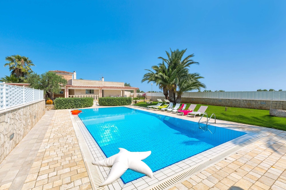 Villa Ilaria — 4-Star Luxury Hotel in Monopoli, Italy