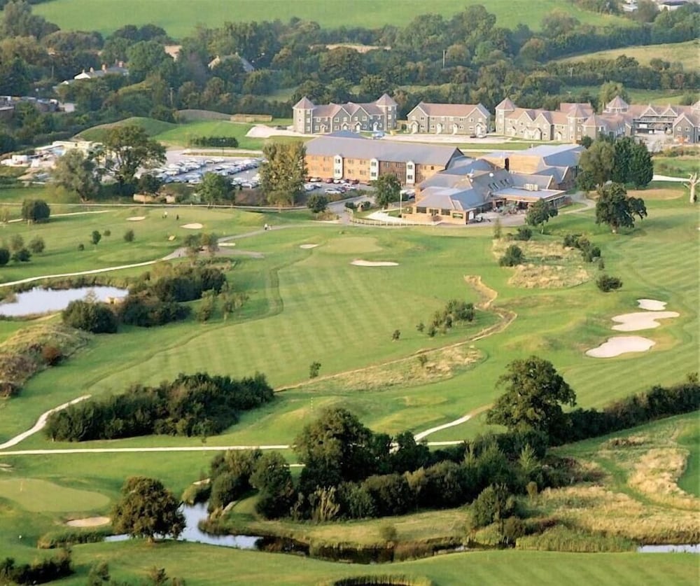 The Wiltshire Hotel Golf Leisure Resort — Swindon