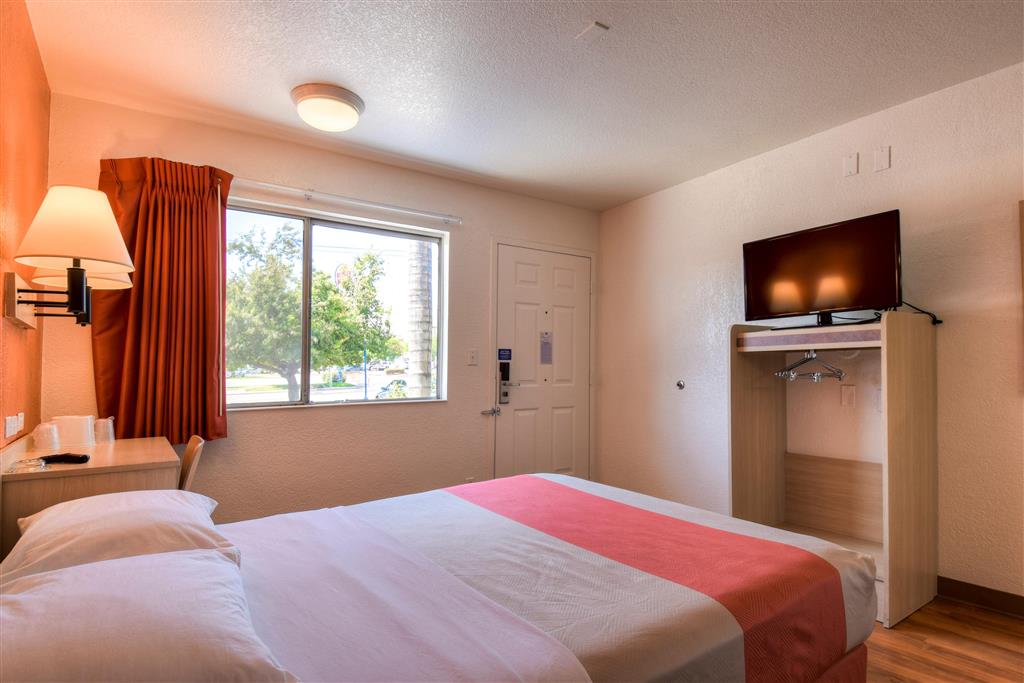 Motel6 Jurupa Valley CA Riverside West - photo 12