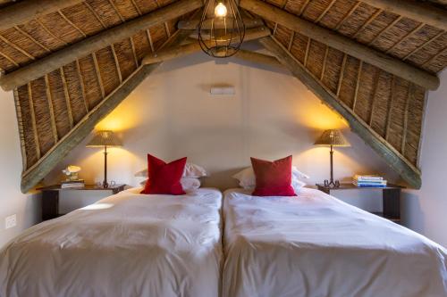 Serene Thatched Apartment in Noordhoek Cape Town