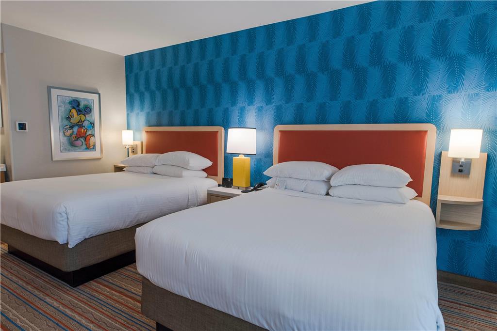 Howard Johnson by Wyndham Anaheim Hotel and Water Playground - photo 8