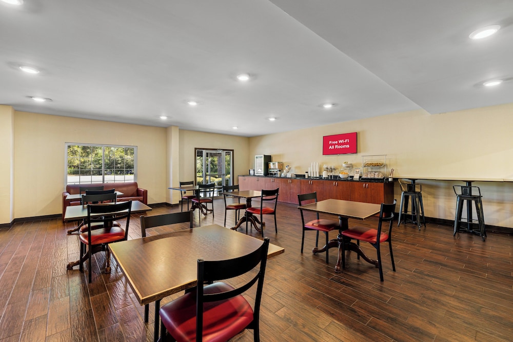Red Roof Inn & Suites Albany GA - photo 24