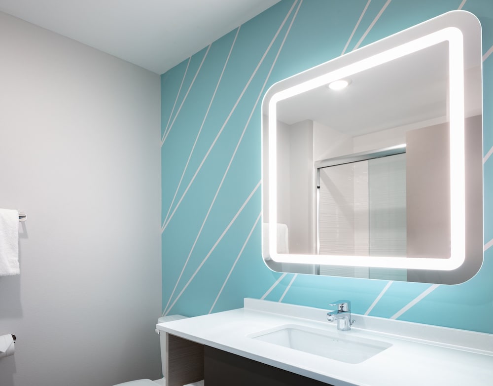 avid hotel Roseville Minneapolis North by IHG - photo 24