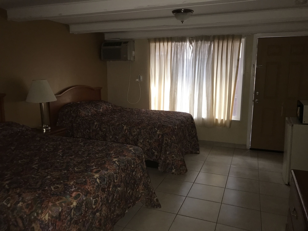 La Fontana Motel - photo 5