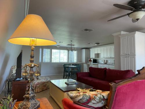 Wondrous Stays — 4-Star Luxury Hotel in Temecula, United States