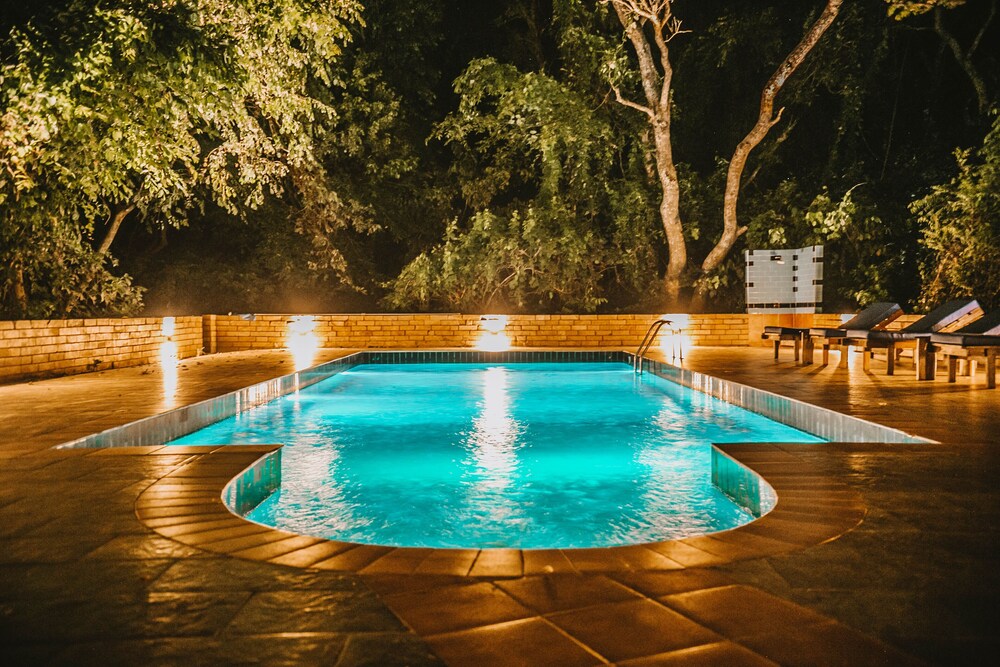 Selous Kinga Lodge — 4-Star Luxury Hotel in Dar Es Salaam, Tanzania
