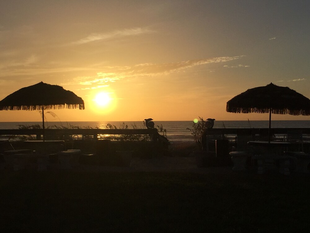 Surf Studio Beach Resort - photo 78